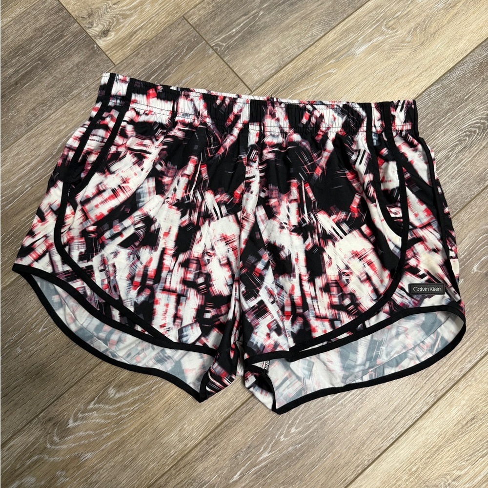 Calvin Klein Women's Abstract Black and White Athletic Shorts